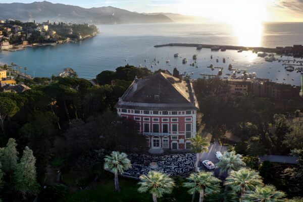 Villa-Durazzo-panorama-scaled-791195_1080x675_Nero_AI_Image_Upscaler_Photo_Face