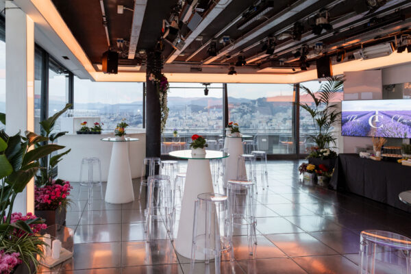 Sala-Sud-standing-1